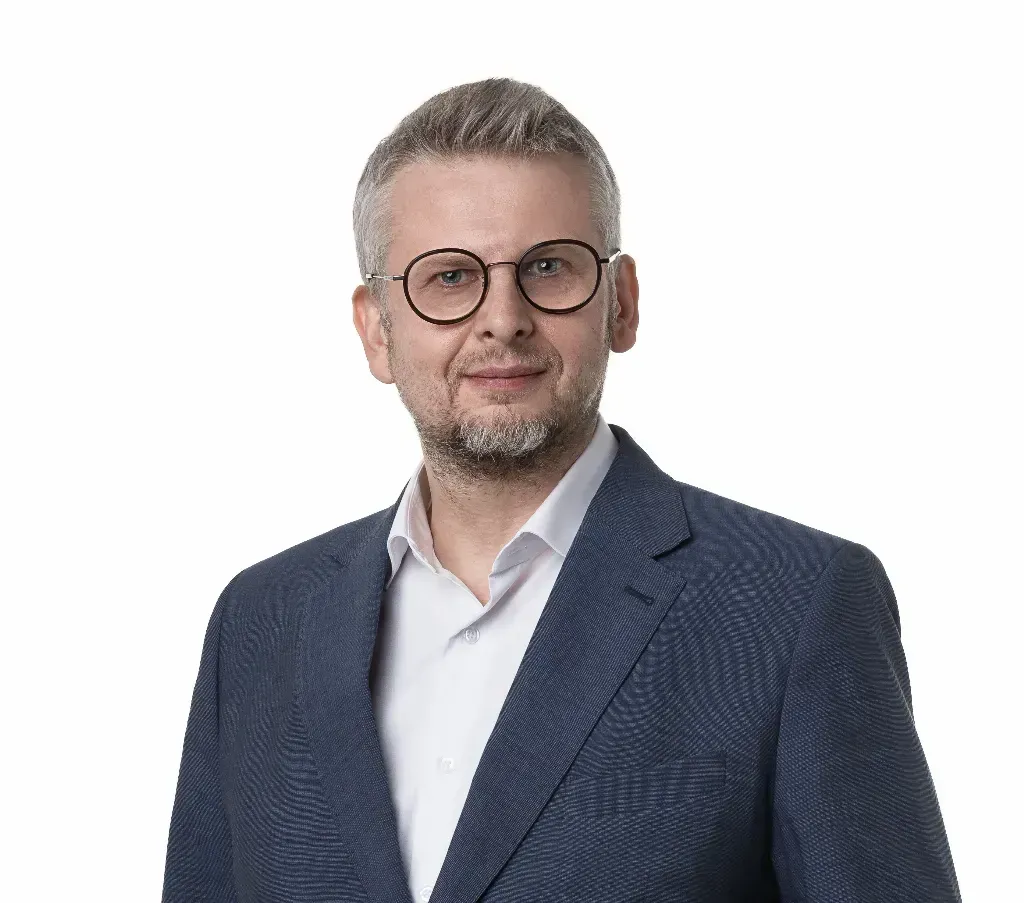 Denis Sokolov FRICS